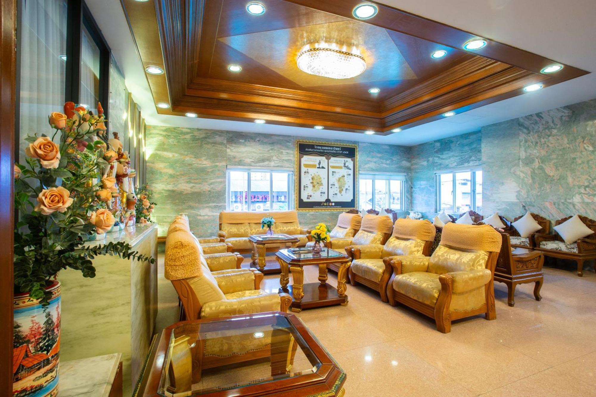 Thong Tarin Hotel Сурин Экстерьер фото