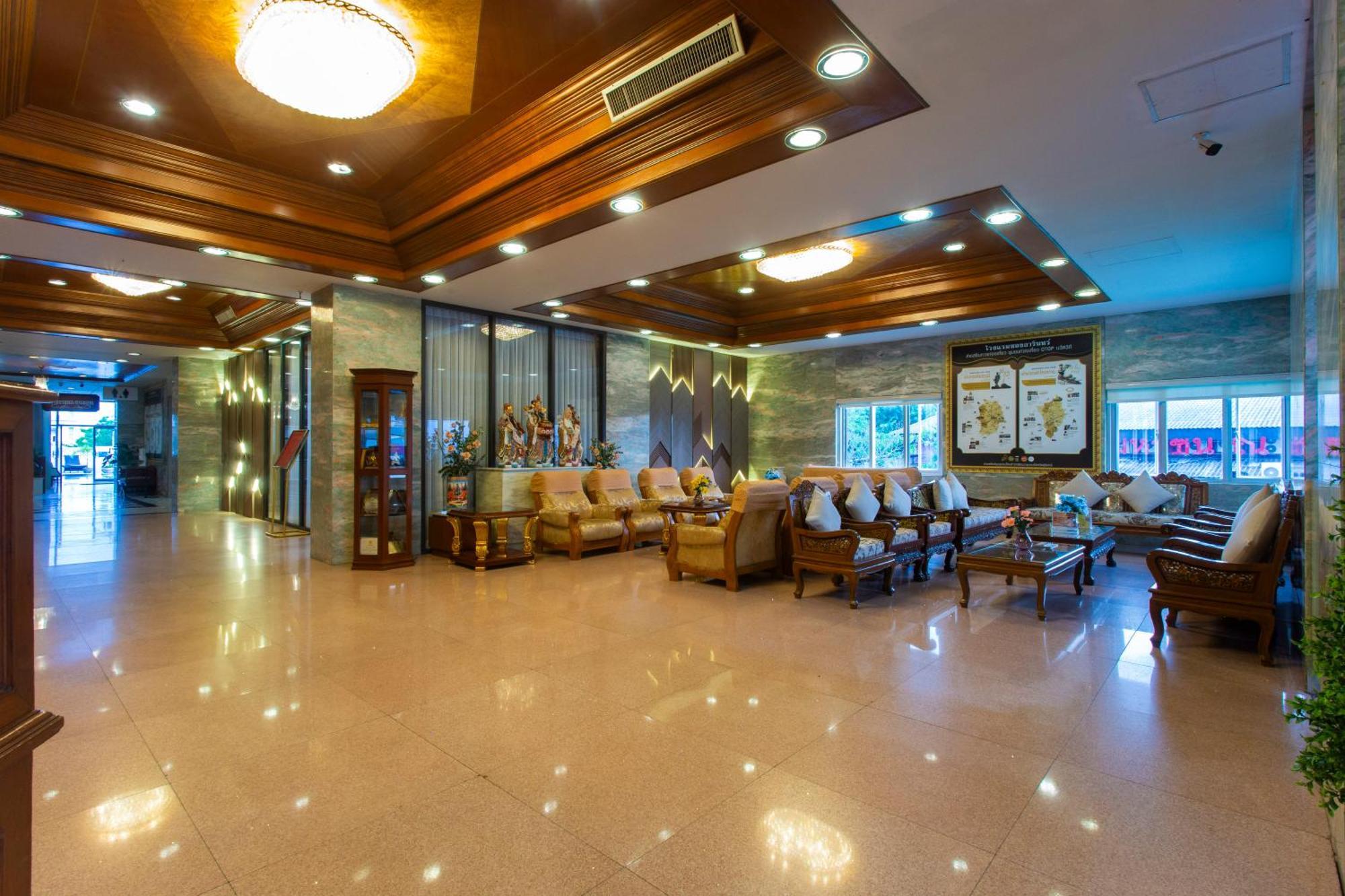 Thong Tarin Hotel Сурин Экстерьер фото