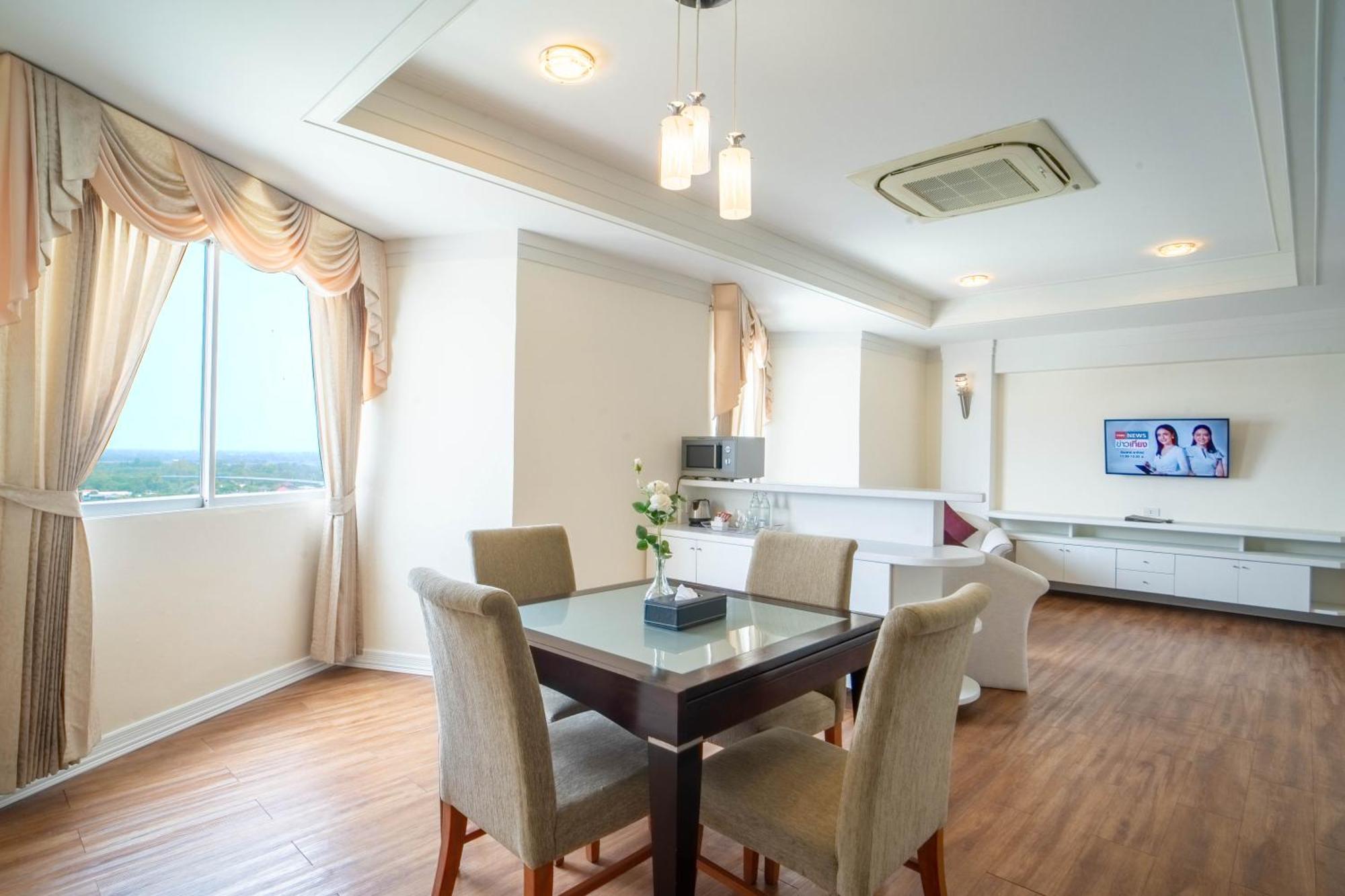 Thong Tarin Hotel Сурин Экстерьер фото