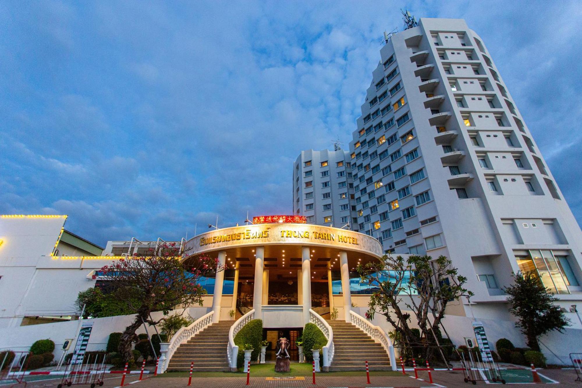 Thong Tarin Hotel Сурин Экстерьер фото
