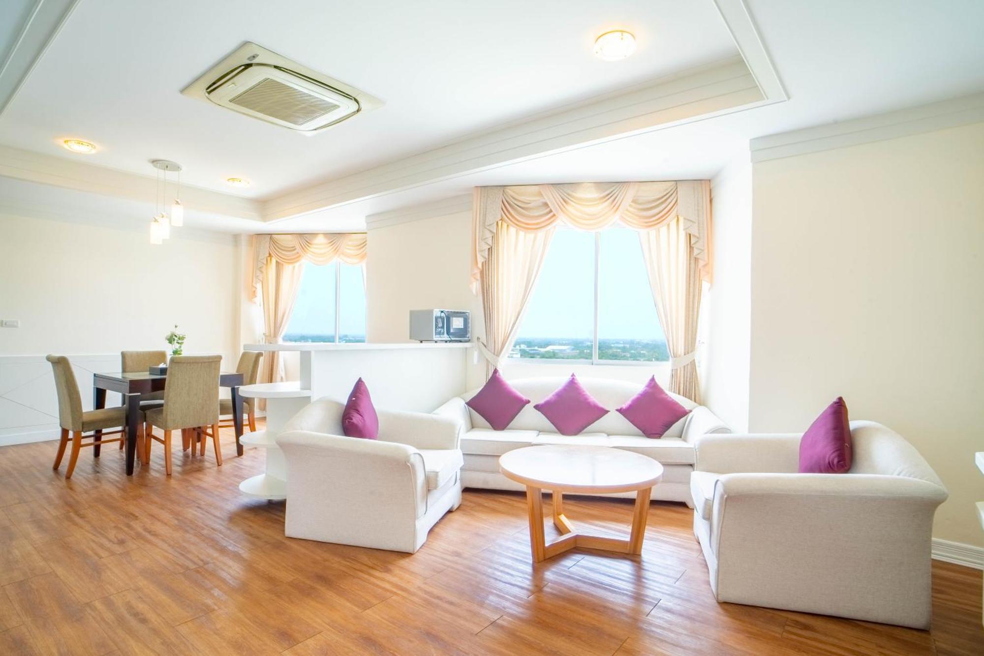 Thong Tarin Hotel Сурин Экстерьер фото