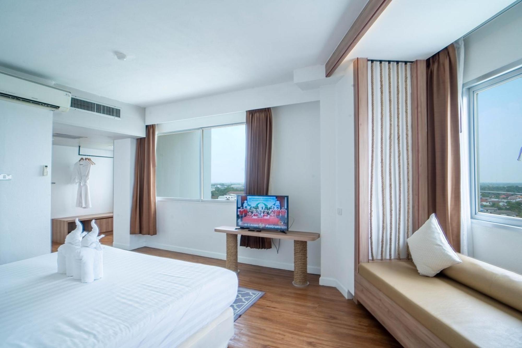 Thong Tarin Hotel Сурин Экстерьер фото