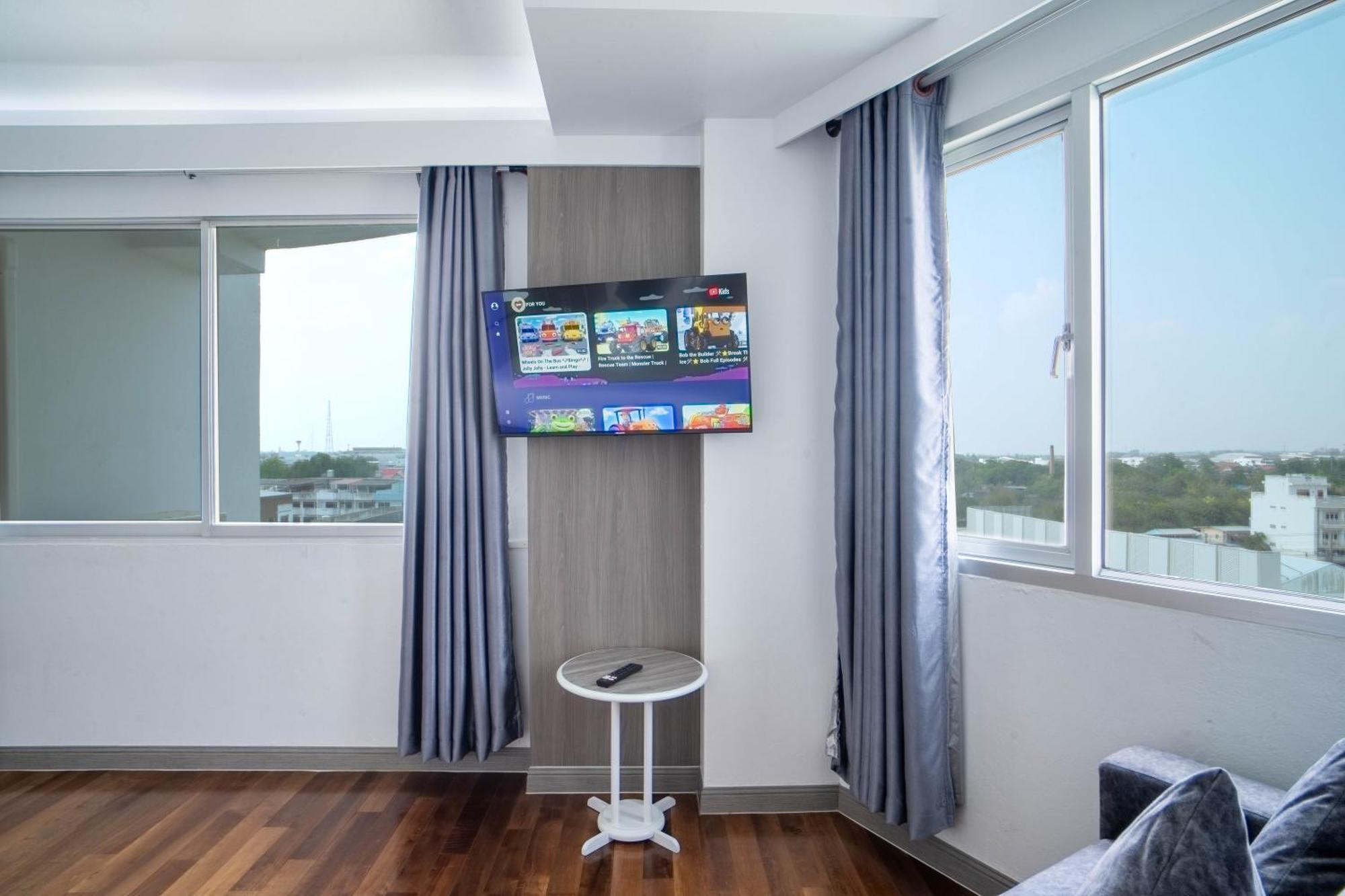 Thong Tarin Hotel Сурин Экстерьер фото