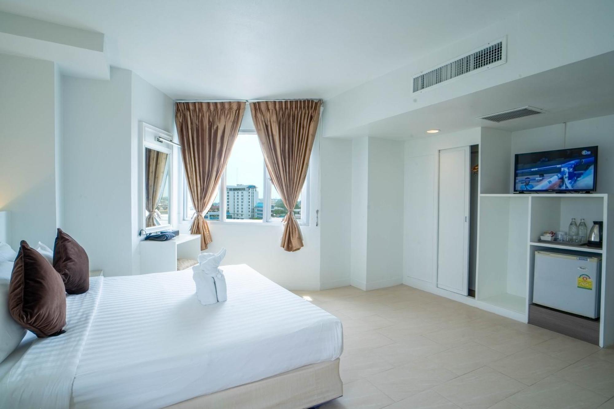 Thong Tarin Hotel Сурин Экстерьер фото